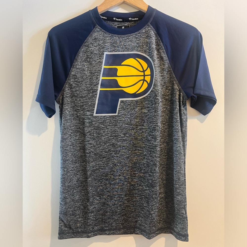 NWT Indiana Pacers Static short sleeve tee. Men’s small.